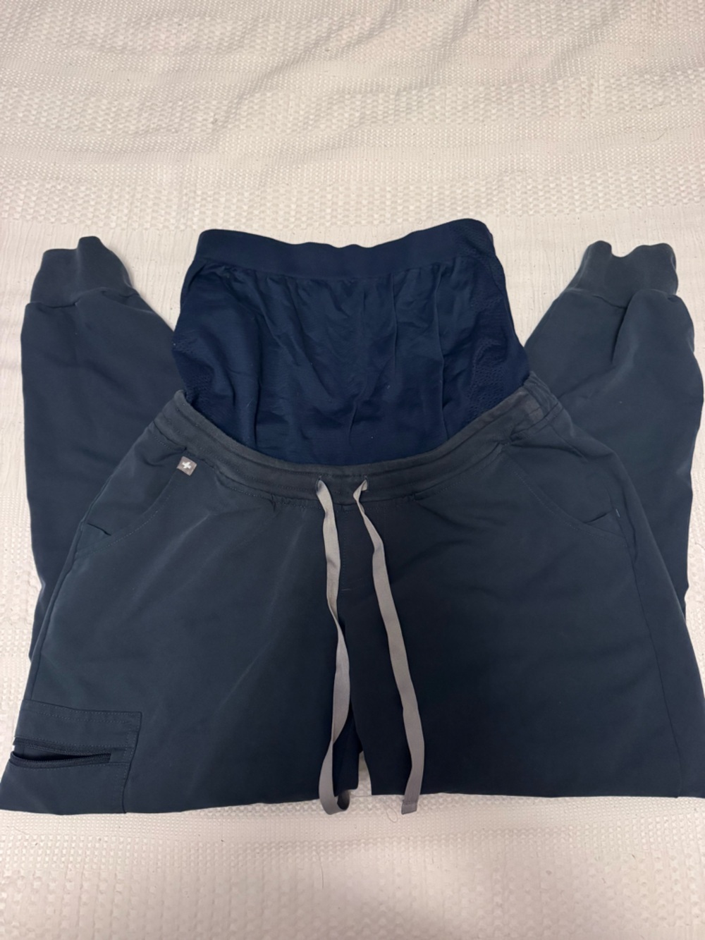 Figs maternity jogger scrubs